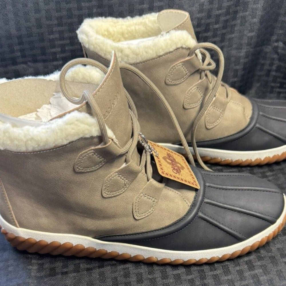 Sketchers Jagged Pond Duck Boots Size 11